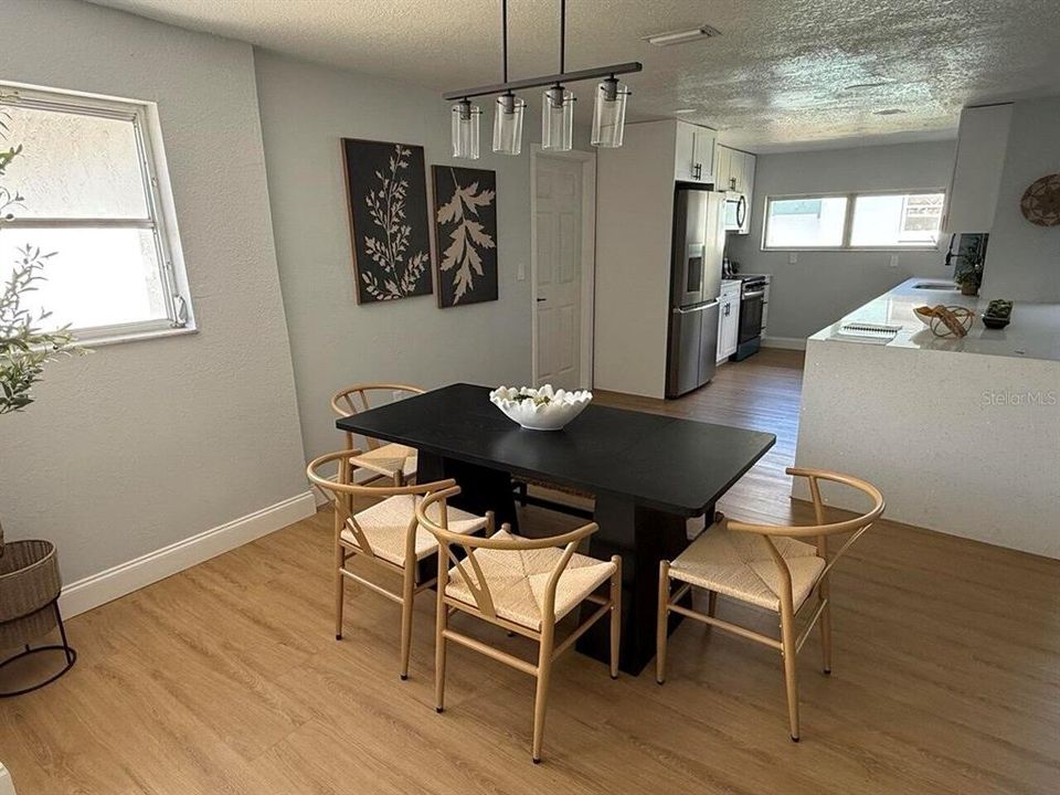 For Sale: $349,900 (3 beds, 2 baths, 1414 Square Feet)
