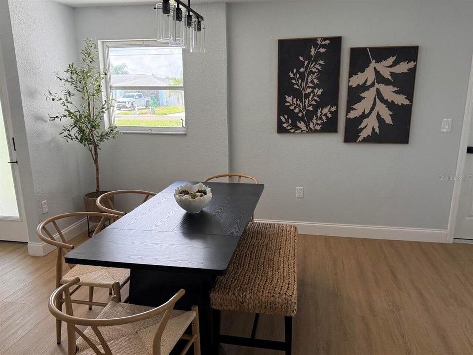 For Sale: $349,900 (3 beds, 2 baths, 1414 Square Feet)