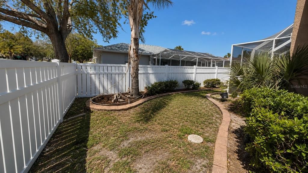 For Sale: $325,000 (3 beds, 3 baths, 2334 Square Feet)