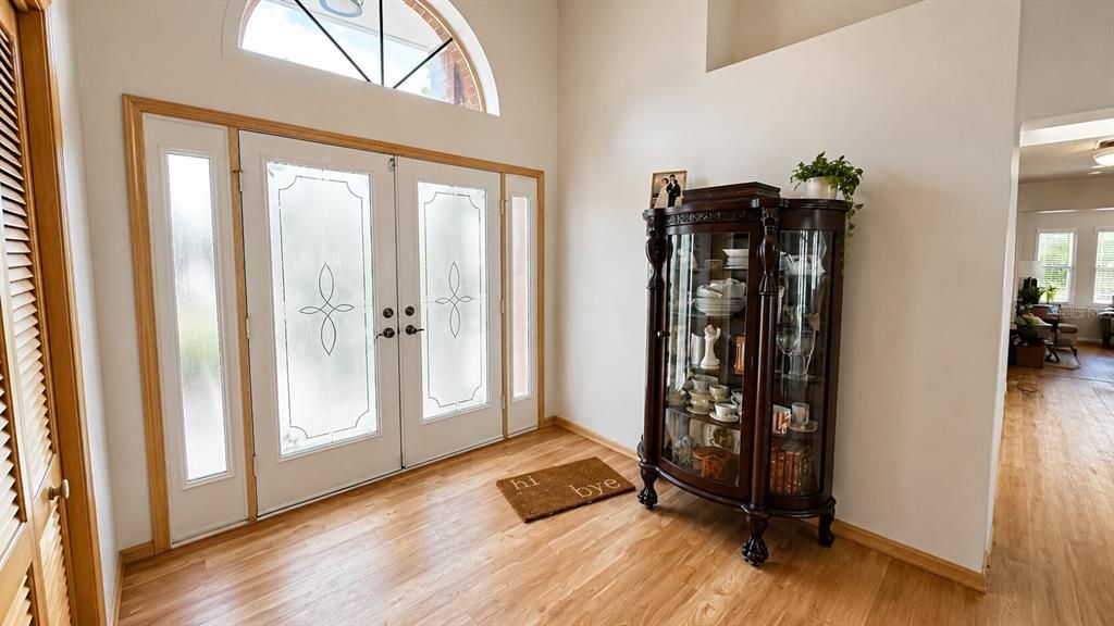 For Sale: $325,000 (3 beds, 3 baths, 2334 Square Feet)
