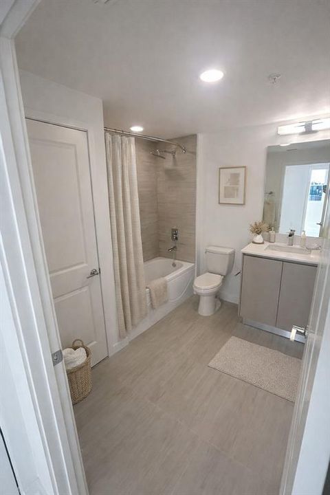 For Rent: $1,900 (2 beds, 2 baths, 1023 Square Feet)
