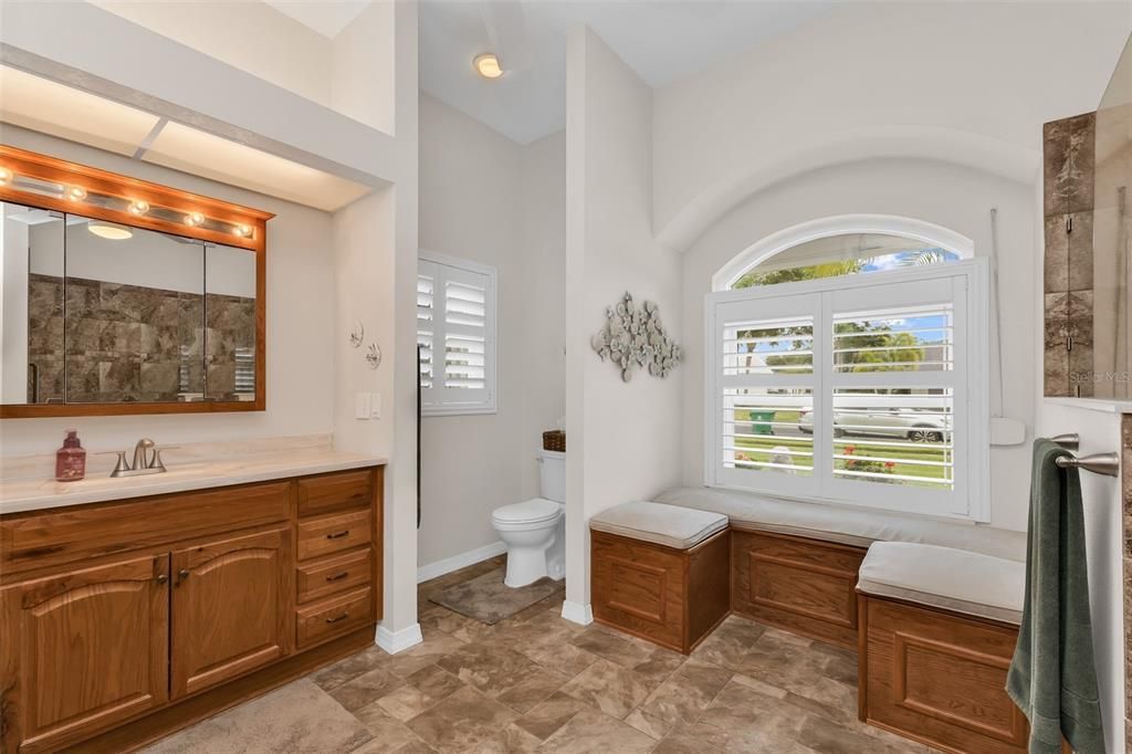 For Sale: $499,900 (3 beds, 2 baths, 1982 Square Feet)
