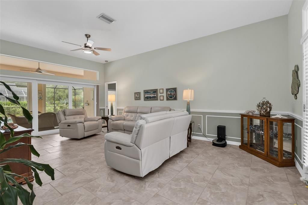 For Sale: $499,900 (3 beds, 2 baths, 1982 Square Feet)