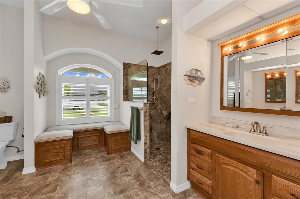 For Sale: $499,900 (3 beds, 2 baths, 1982 Square Feet)
