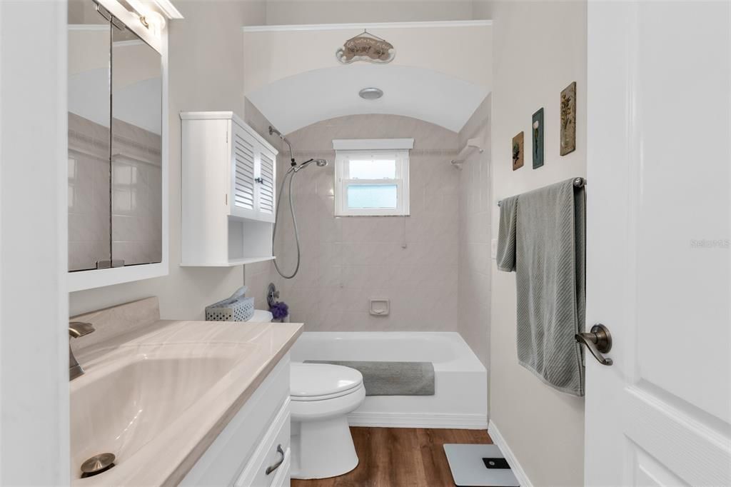 For Sale: $499,900 (3 beds, 2 baths, 1982 Square Feet)