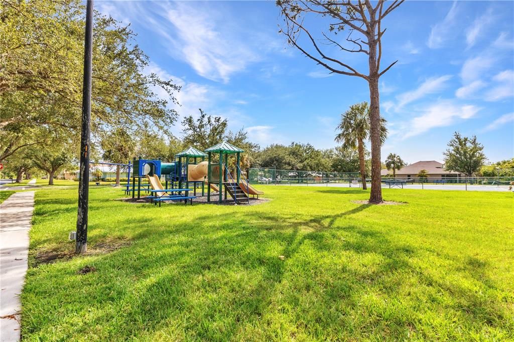 For Sale: $499,900 (3 beds, 2 baths, 1982 Square Feet)