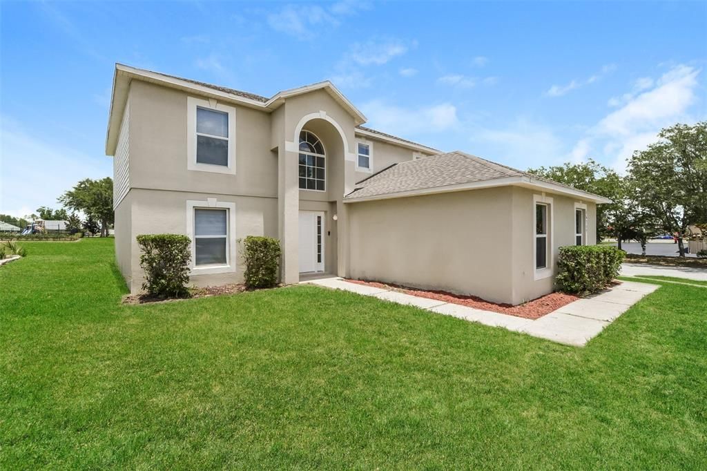 For Sale: $399,900 (4 beds, 2 baths, 2200 Square Feet)