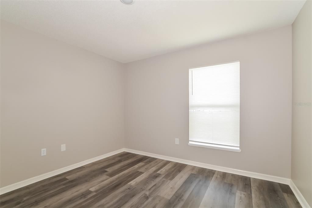 For Sale: $399,900 (4 beds, 2 baths, 2200 Square Feet)