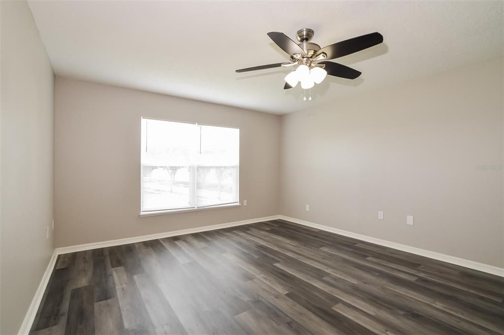 For Sale: $399,900 (4 beds, 2 baths, 2200 Square Feet)
