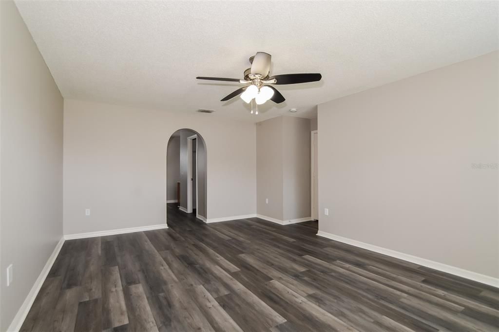 For Sale: $399,900 (4 beds, 2 baths, 2200 Square Feet)
