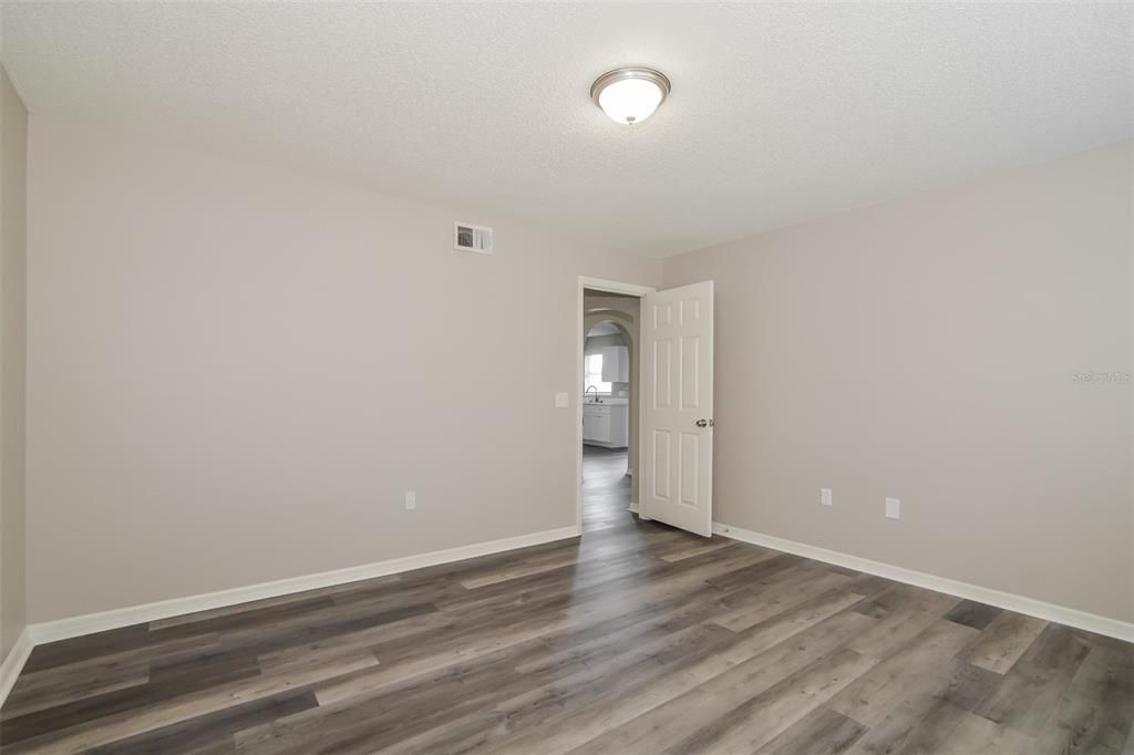 For Sale: $399,900 (4 beds, 2 baths, 2200 Square Feet)