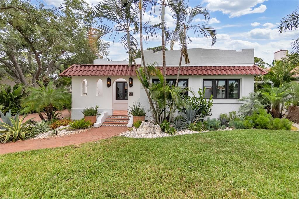 For Sale: $1,799,500 (4 beds, 3 baths, 2330 Square Feet)