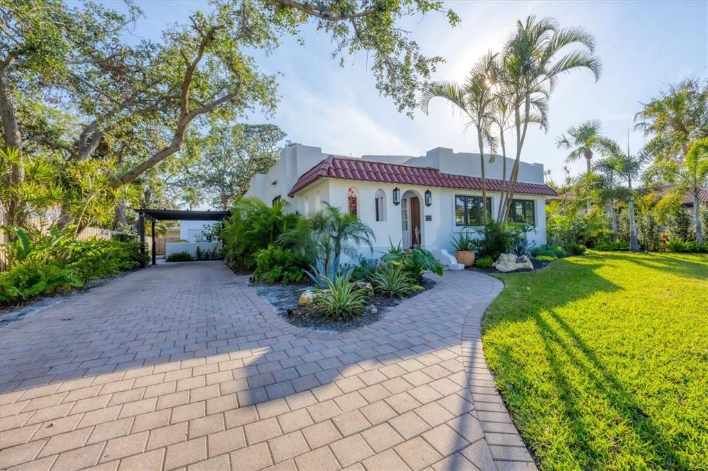 For Sale: $1,799,500 (4 beds, 3 baths, 2330 Square Feet)