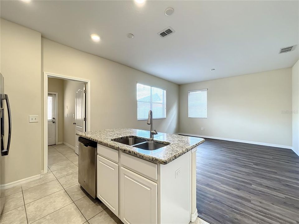 For Sale: $390,000 (3 beds, 2 baths, 1745 Square Feet)