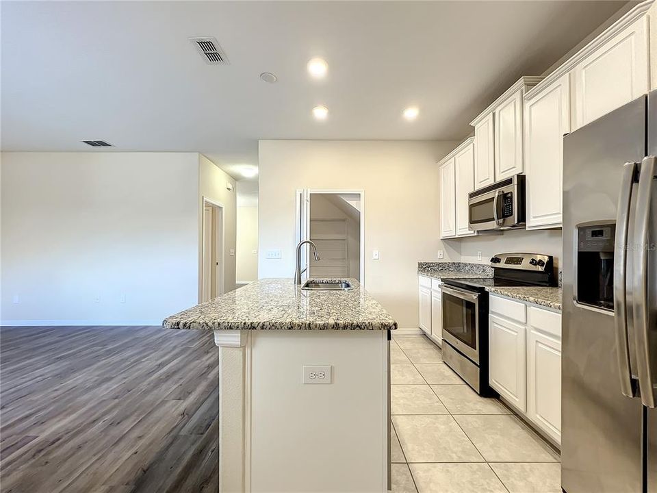 For Sale: $390,000 (3 beds, 2 baths, 1745 Square Feet)