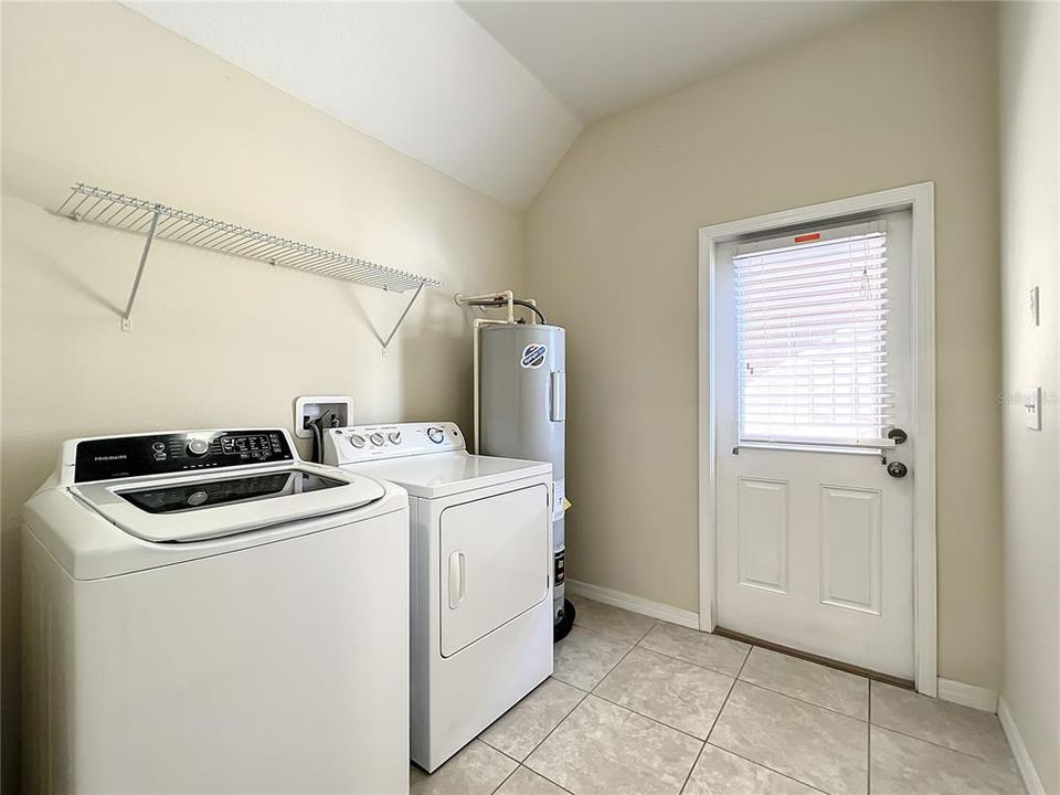 For Sale: $390,000 (3 beds, 2 baths, 1745 Square Feet)