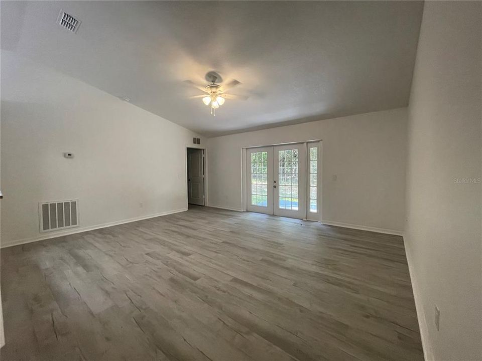 En Renta: $1,600 (3 camas, 2 baños, 1282 Pies cuadrados)