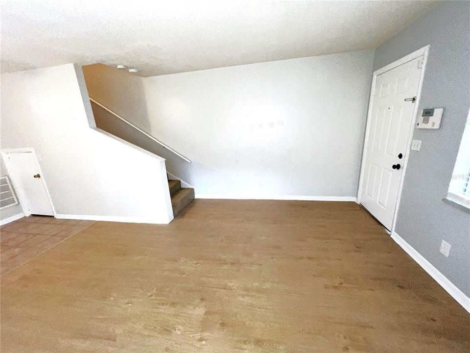 For Rent: $1,600 (2 beds, 1 baths, 1008 Square Feet)