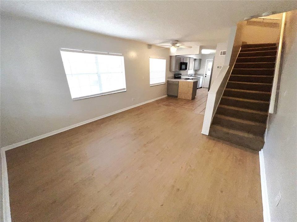 For Rent: $1,600 (2 beds, 1 baths, 1008 Square Feet)