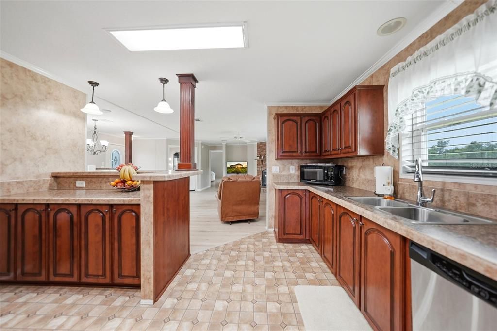 На продажу: $545,000 (3 спален, 2 ванн, 1622 Квадратных фут)