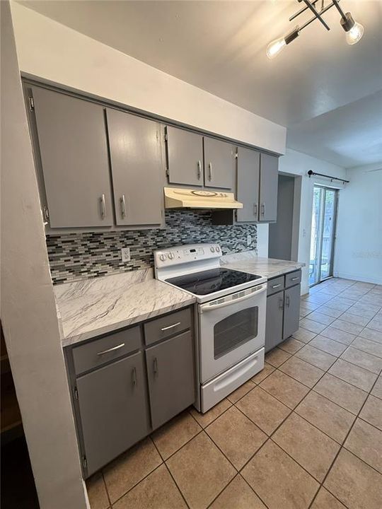 For Rent: $2,399 (3 beds, 2 baths, 1580 Square Feet)
