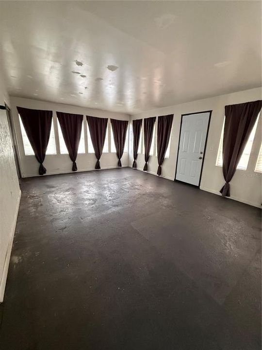 For Rent: $2,399 (3 beds, 2 baths, 1580 Square Feet)