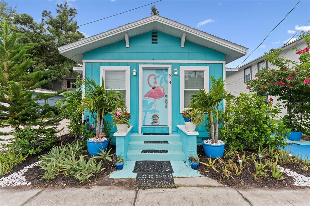 For Sale: $619,000 (3 beds, 2 baths, 1032 Square Feet)