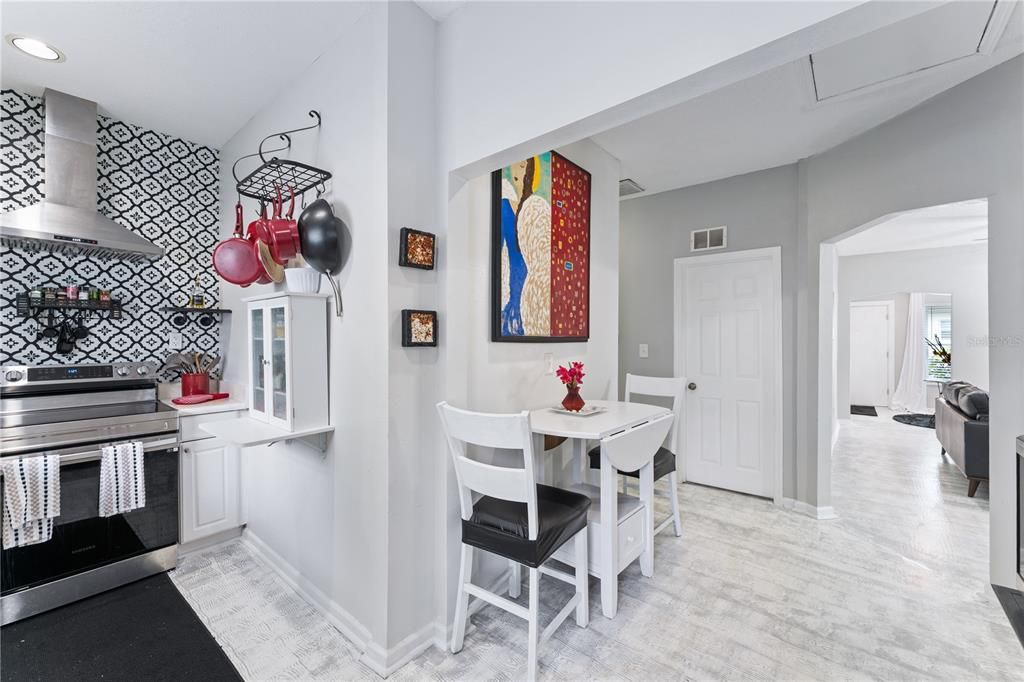 For Sale: $619,000 (3 beds, 2 baths, 1032 Square Feet)