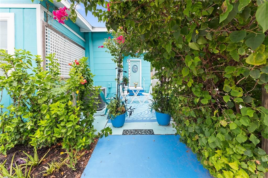 For Sale: $619,000 (3 beds, 2 baths, 1032 Square Feet)