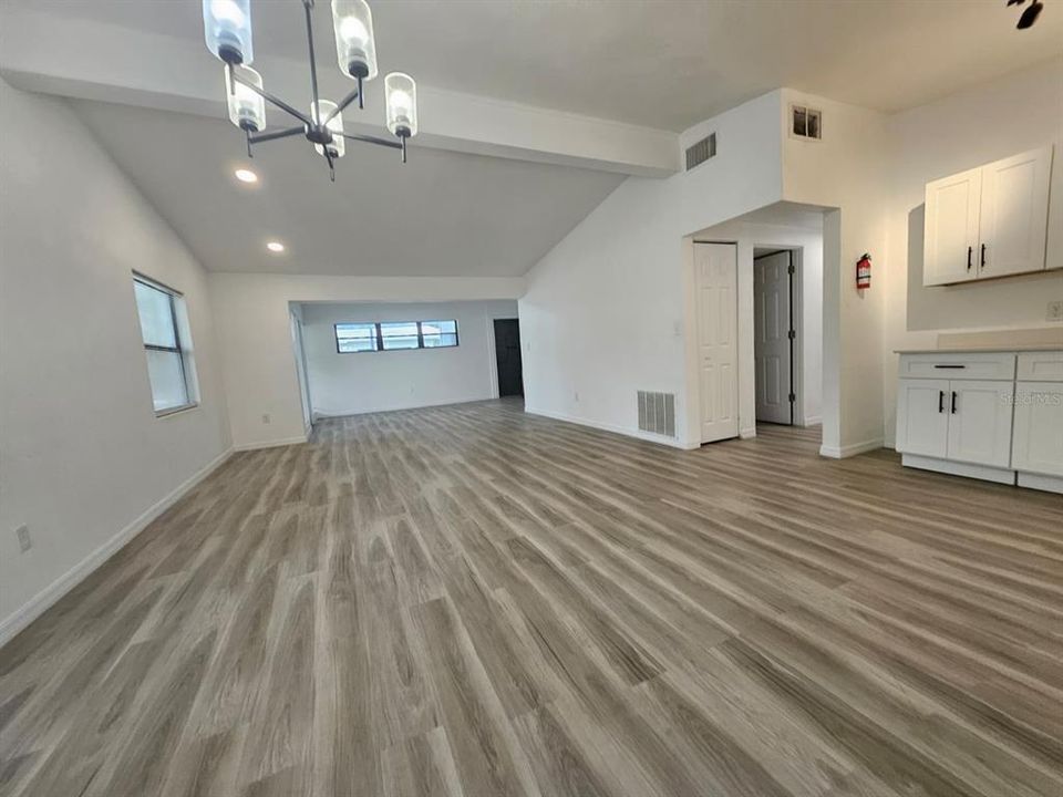 В аренду: $2,450 (3 спален, 2 ванн, 1693 Квадратных фут)