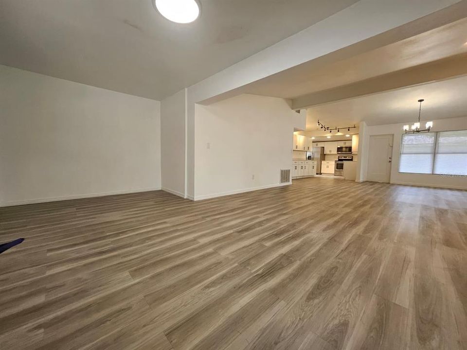 В аренду: $2,450 (3 спален, 2 ванн, 1693 Квадратных фут)