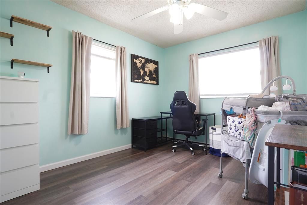 For Sale: $395,000 (2 beds, 1 baths, 1058 Square Feet)