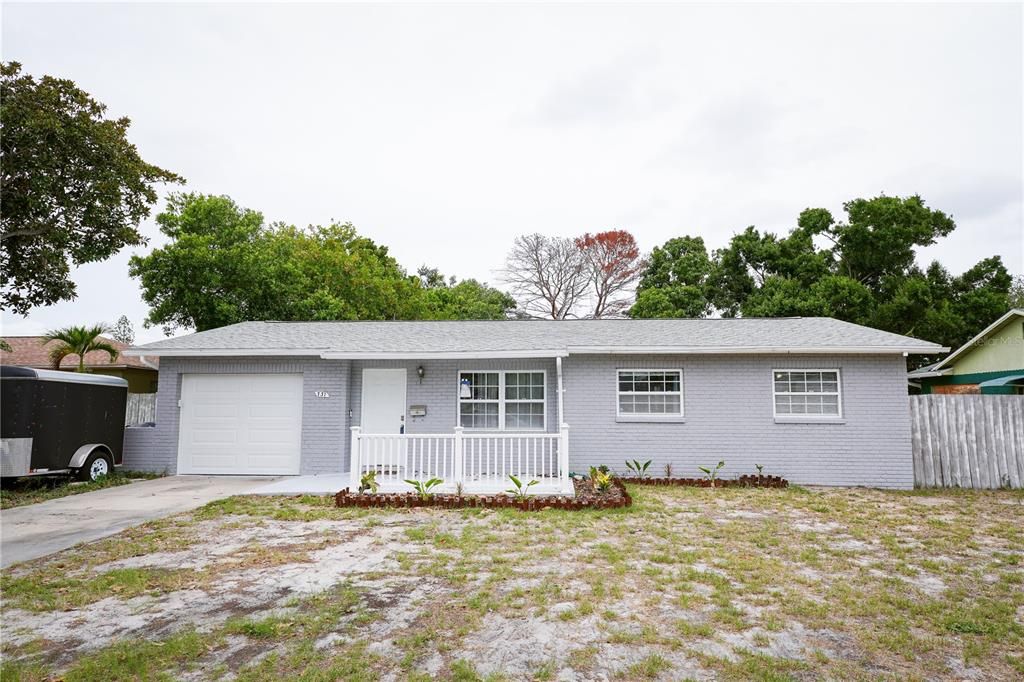 For Sale: $395,000 (2 beds, 1 baths, 1058 Square Feet)