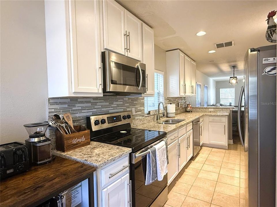 For Rent: $3,600 (3 beds, 2 baths, 1498 Square Feet)