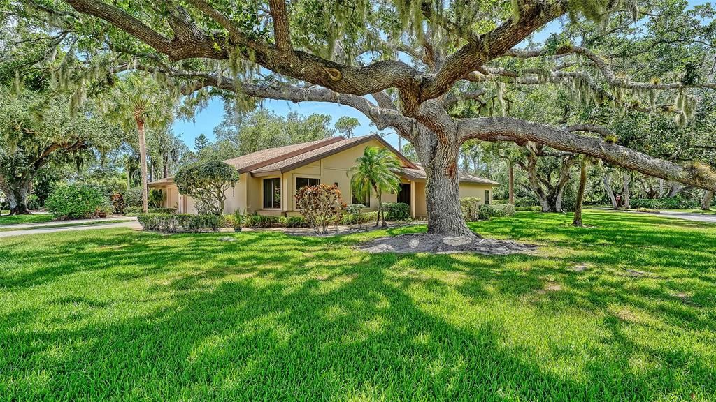 Active With Contract: $215,000 (3 beds, 2 baths, 1679 Square Feet)