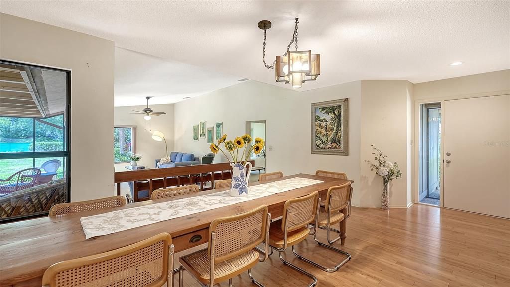 Active With Contract: $215,000 (3 beds, 2 baths, 1679 Square Feet)