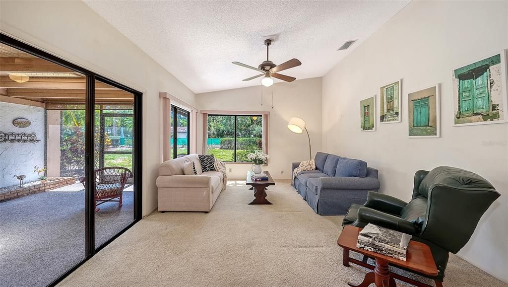 Active With Contract: $215,000 (3 beds, 2 baths, 1679 Square Feet)