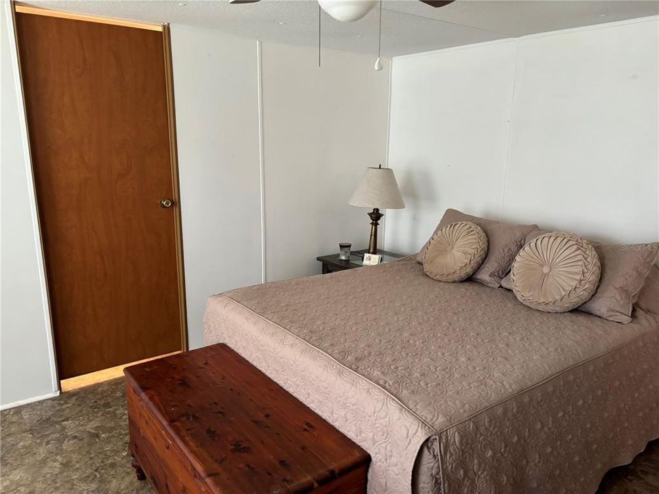 For Sale: $179,900 (3 beds, 2 baths, 1216 Square Feet)