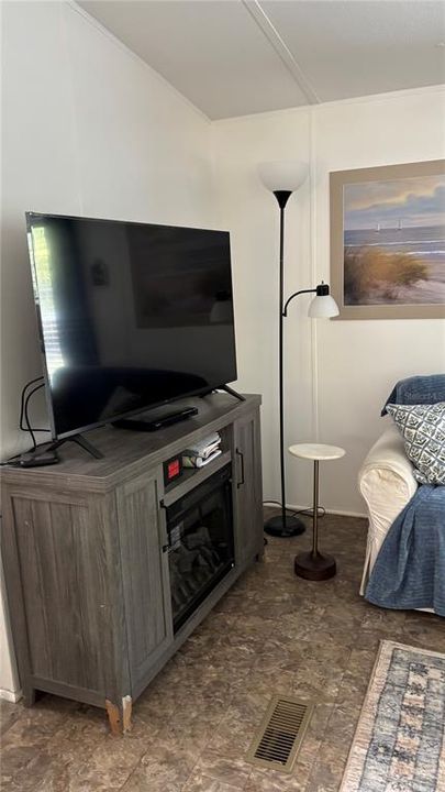 For Sale: $179,900 (3 beds, 2 baths, 1216 Square Feet)
