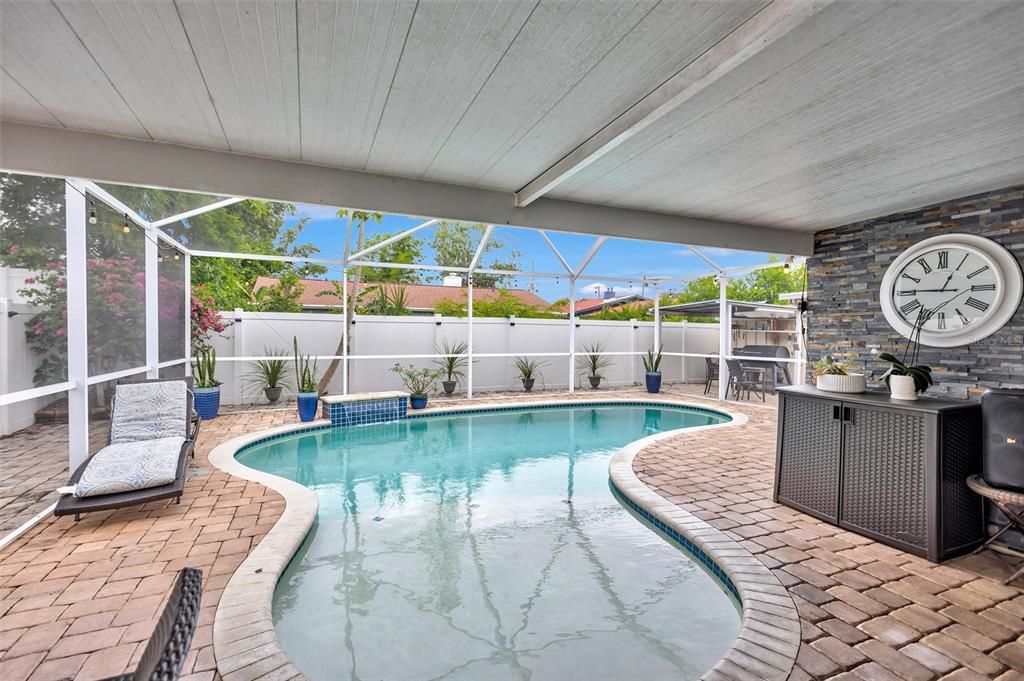 For Sale: $589,000 (3 beds, 2 baths, 1608 Square Feet)