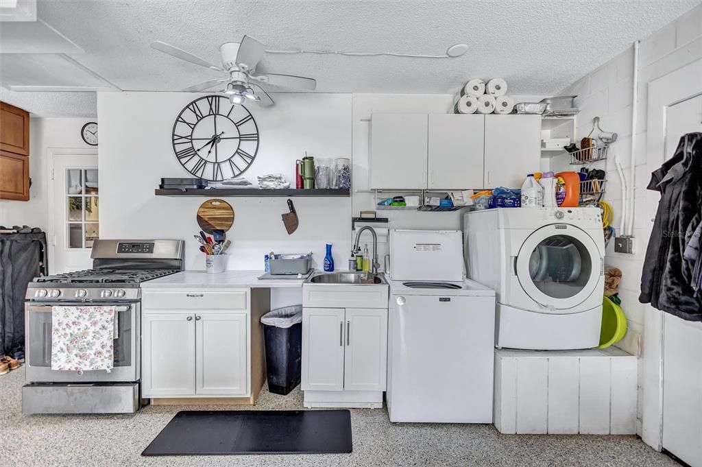 For Sale: $589,000 (3 beds, 2 baths, 1608 Square Feet)