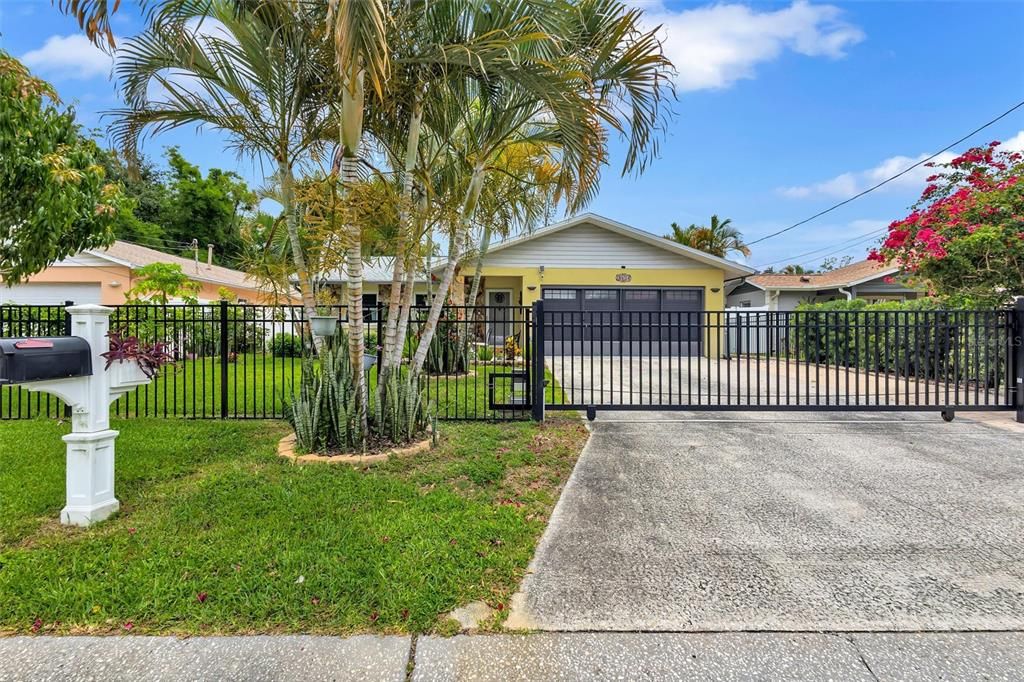 For Sale: $589,000 (3 beds, 2 baths, 1608 Square Feet)