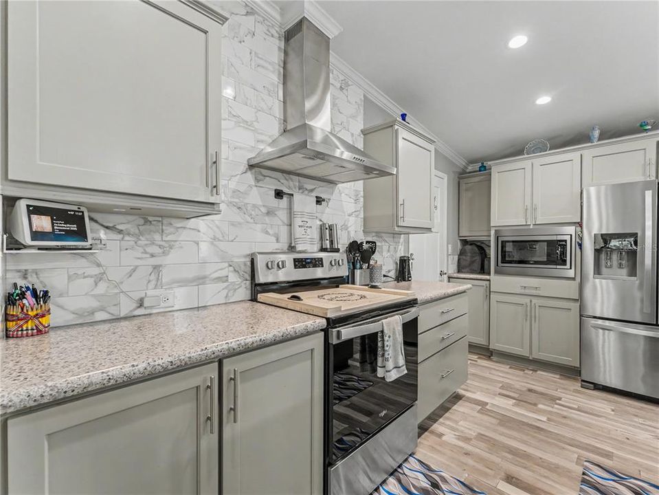 На продажу: $329,900 (3 спален, 2 ванн, 1425 Квадратных фут)