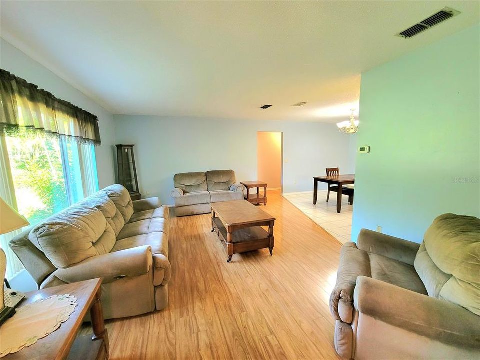 En Venta: $329,000 (3 camas, 2 baños, 1809 Pies cuadrados)