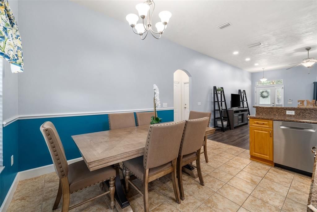 For Sale: $335,000 (3 beds, 2 baths, 1586 Square Feet)