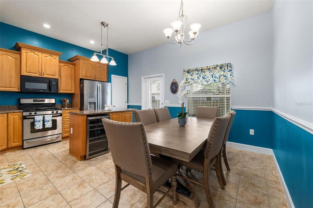 For Sale: $335,000 (3 beds, 2 baths, 1586 Square Feet)