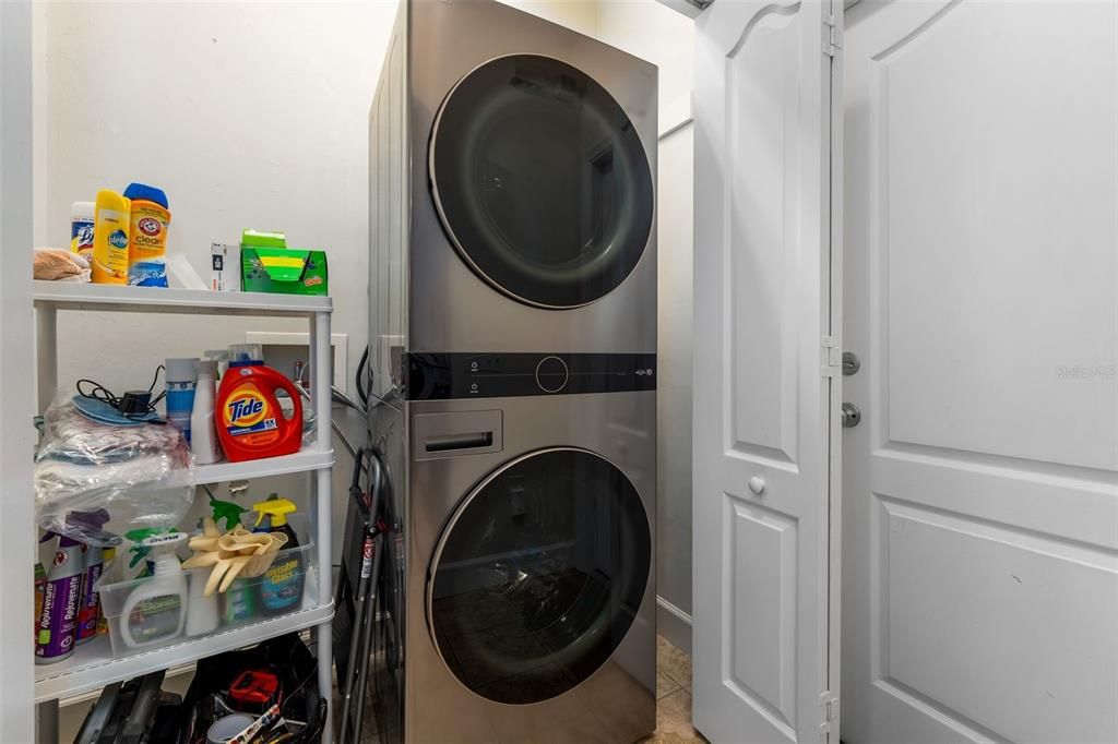 For Sale: $335,000 (3 beds, 2 baths, 1586 Square Feet)