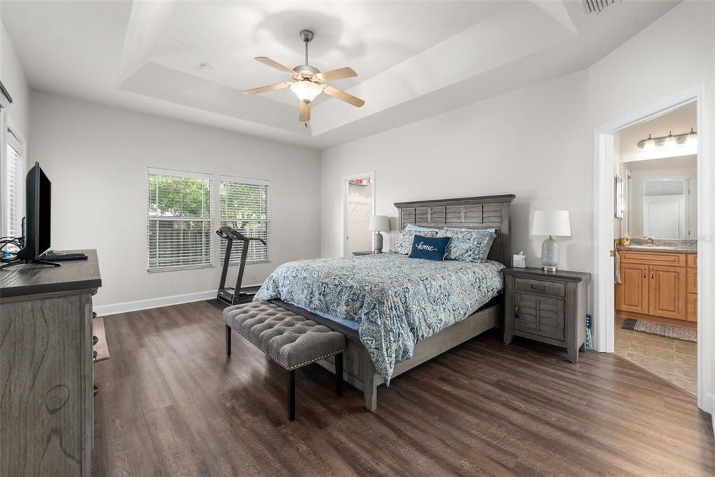 For Sale: $335,000 (3 beds, 2 baths, 1586 Square Feet)