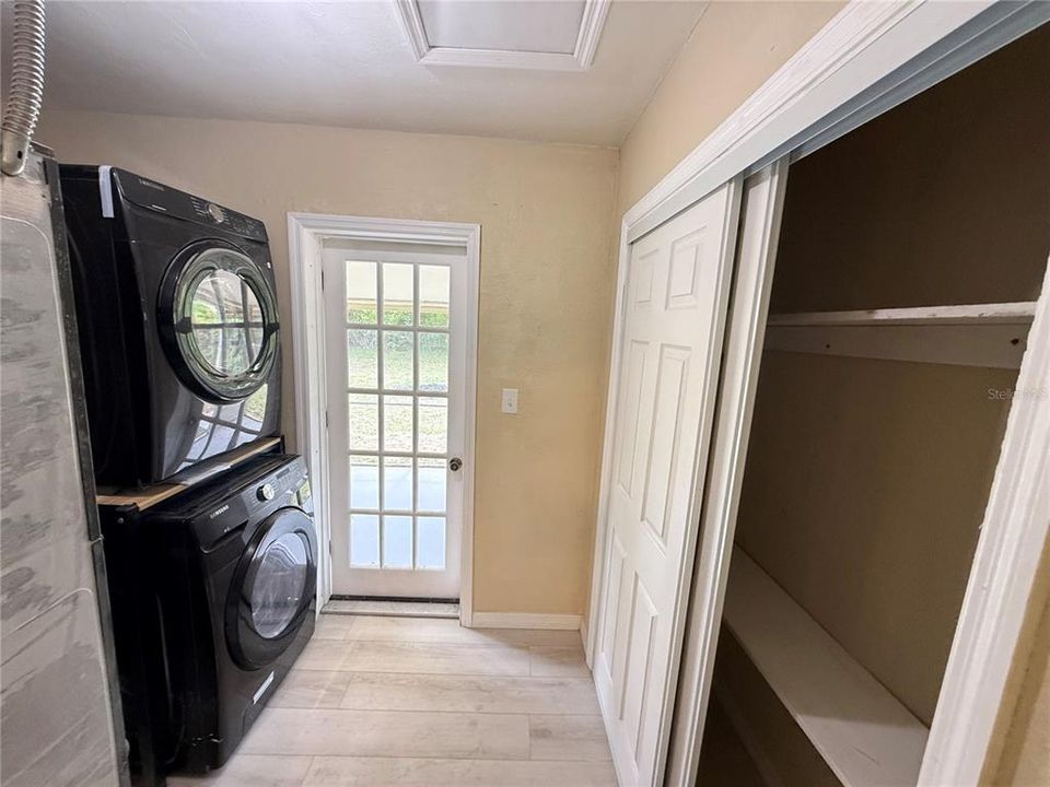 For Sale: $249,500 (2 beds, 2 baths, 1123 Square Feet)