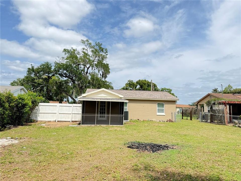For Sale: $249,500 (2 beds, 2 baths, 1123 Square Feet)